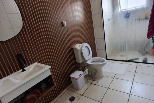 Banheiro de apartamento à venda com 2 quartos, 53m² em Vila Nova Curuca, São Paulo