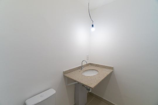 Banheiro Social de apartamento à venda com 2 quartos, 65m² em Chácara Inglesa, São Paulo