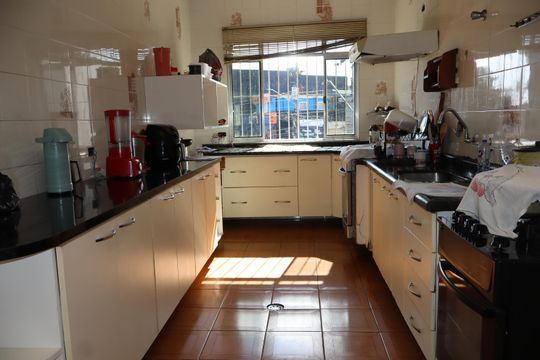 Cozinha de casa à venda com 3 quartos, 250m² em São Rafael, São Paulo