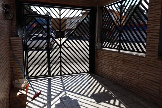 Garagem de casa à venda com 3 quartos, 250m² em São Rafael, São Paulo