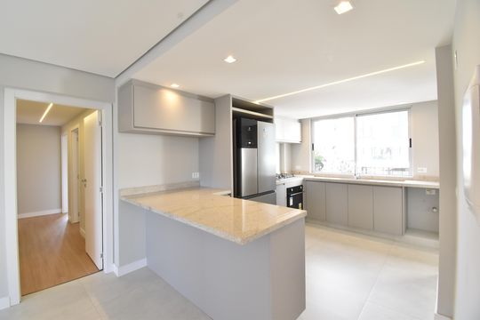 Cozinha de apartamento à venda com 3 quartos, 139m² em Juvevê, Curitiba