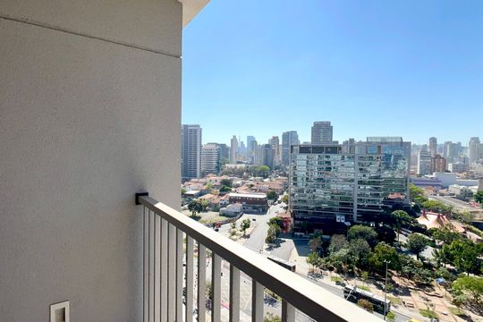 Varanda de kitnet/studio para alugar com 1 quarto, 28m² em Pinheiros, São Paulo