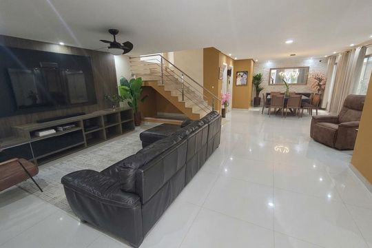 Casa de Condomínio à venda com 4 quartos, 360m² em Recreio dos Bandeirantes, Rio de Janeiro