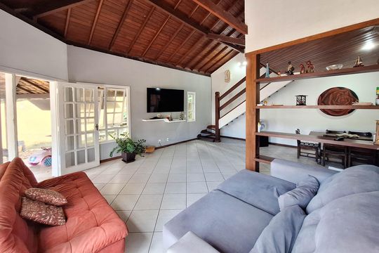 Casa à venda com 4 quartos, 156m² em Calaboca, Niterói