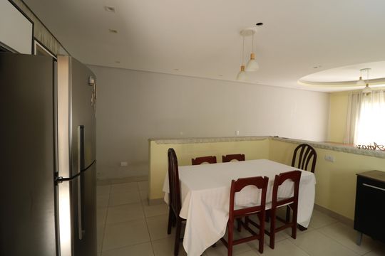 Cozinha de casa para alugar com 2 quartos, 150m² em Vila Olinda, São Paulo