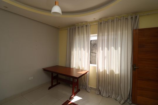 Sala de casa para alugar com 2 quartos, 150m² em Vila Olinda, São Paulo
