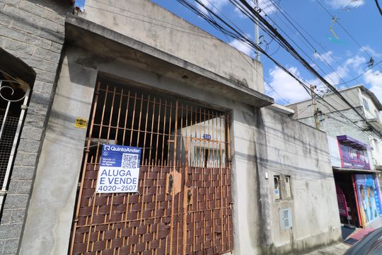 Fachada de casa para alugar com 2 quartos, 150m² em Vila Olinda, São Paulo