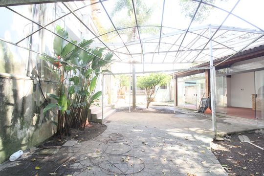 Quintal de casa à venda com 3 quartos, 415m² em Jardim Londrina, São Paulo