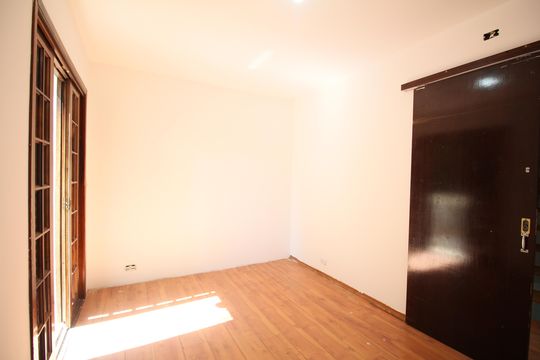 Suíte 2 de casa à venda com 3 quartos, 415m² em Jardim Londrina, São Paulo