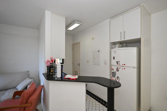 Cozinha de apartamento para alugar com 1 quarto, 43m² em Vila Suzana, São Paulo