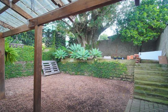 Quintal de casa à venda com 2 quartos, 76m² em Loteamento Parque Recreio, São Leopoldo