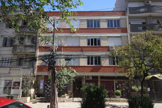 Fachada de apartamento para alugar com 0 quarto, 40m² em Rio Branco, Porto Alegre