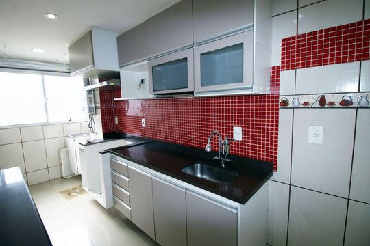 Cozinha de apartamento para alugar com 2 quartos, 48m² em Parada de Lucas, Rio de Janeiro