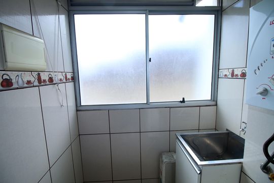 Área de Serviço de apartamento para alugar com 2 quartos, 48m² em Parada de Lucas, Rio de Janeiro