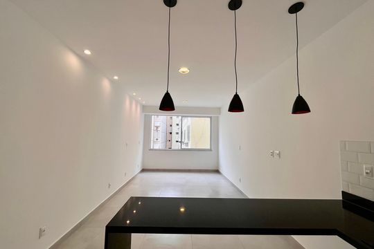 Kitnet/Studio à venda com 1 quarto, 38m² em Copacabana, Rio de Janeiro