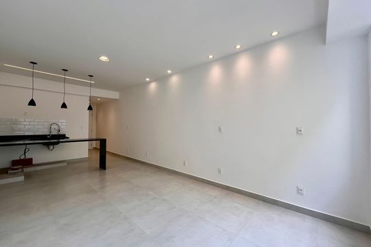 Kitnet/Studio à venda com 1 quarto, 38m² em Copacabana, Rio de Janeiro
