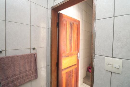 Banheiro casa 2 de casa à venda com 6 quartos, 240m² em Vila Gustavo, São Paulo