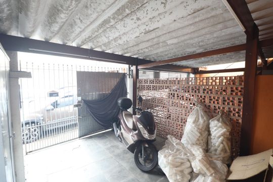 Garagem de casa à venda com 6 quartos, 240m² em Vila Gustavo, São Paulo