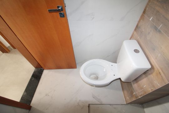 Banheiro social de apartamento à venda com 2 quartos, 38m² em Vila Isolina Mazzei, São Paulo