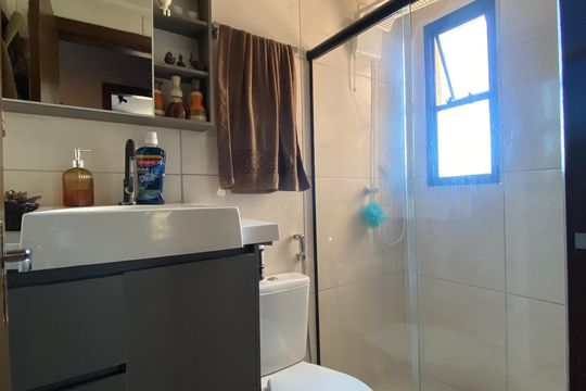 Banheiro de apartamento para alugar com 2 quartos, 52m² em Jardim Celeste, São Paulo
