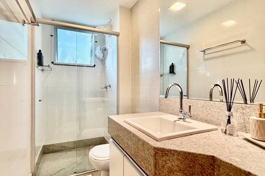 banheiro 1 de apartamento à venda com 3 quartos, 115m² em Buritis, Belo Horizonte