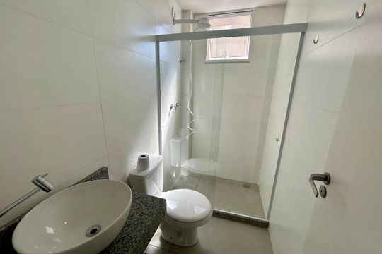 Banheiro 2 de apartamento para alugar com 1 quarto, 52m² em Duarte Silveira, Petrópolis