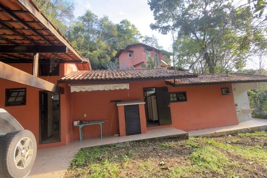 Área externa de casa à venda com 3 quartos, 272m² em Rio do Ouro, Niterói