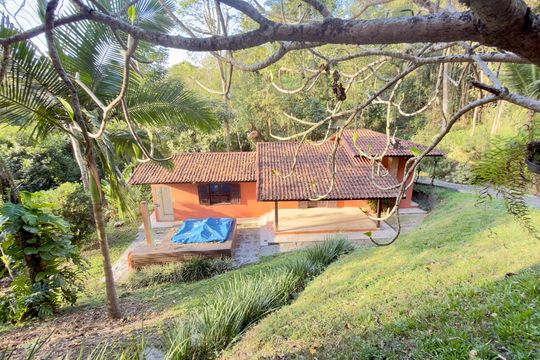 Área externa de casa à venda com 3 quartos, 272m² em Rio do Ouro, Niterói