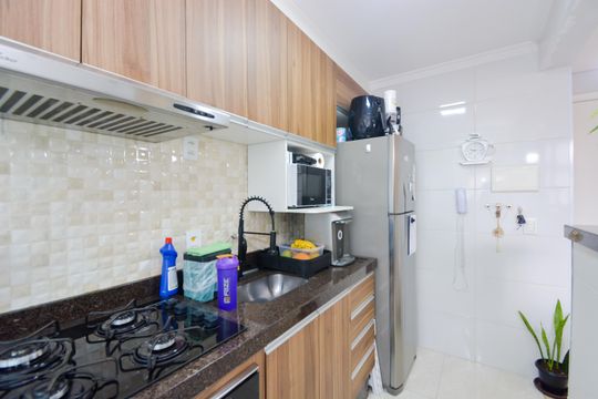 Cozinha de apartamento à venda com 2 quartos, 48m² em Gopouva, Guarulhos