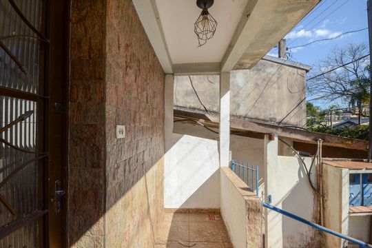 Área externa de casa para alugar com 4 quartos, 149m² em Jardim Bandeirantes (zona Norte), São Paulo