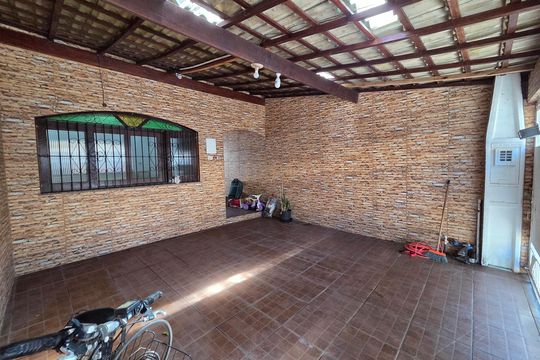 Garagem de casa para alugar com 2 quartos, 100m² em Guilhermina, Praia Grande