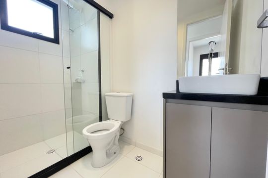 Banheiro de apartamento para alugar com 1 quarto, 39m² em Butantã, São Paulo