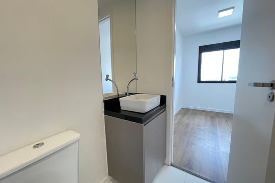 Banheiro de apartamento para alugar com 1 quarto, 31m² em Butantã, São Paulo