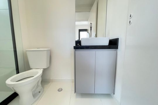 Banheiro de apartamento para alugar com 1 quarto, 34m² em Butantã, São Paulo