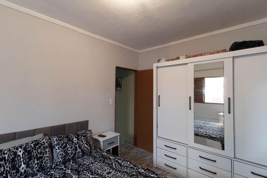 Quarto 1 de casa para alugar com 2 quartos, 50m² em Vila Medeiros, São Paulo