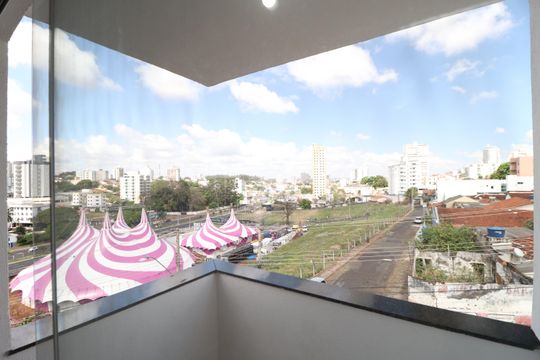 Sacada de apartamento para alugar com 1 quarto, 44m² em Lídice, Uberlândia