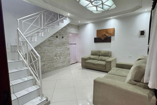 Casa para alugar com 3 quartos, 120m² em Parque Santa Teresa, Cotia