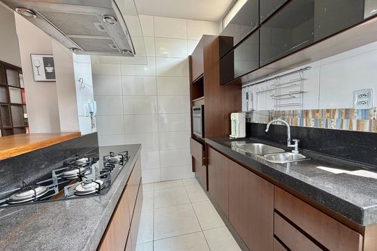 Cozinha e Área de Serviço de apartamento à venda com 2 quartos, 70m² em Nova Suíça, Belo Horizonte