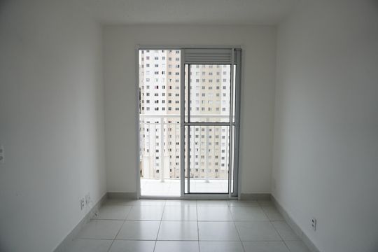 Apartamento para alugar com 2 quartos, 36m² em Vila Carmosina, São Paulo