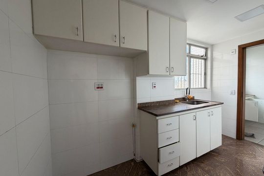 Cozinha de apartamento para alugar com 3 quartos, 92m² em Silveira, Belo Horizonte