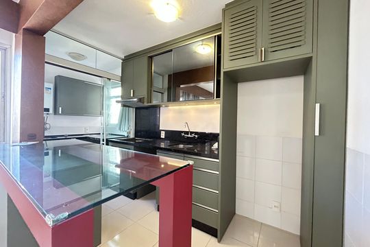Cozinha de apartamento para alugar com 2 quartos, 61m² em Centro, Florianópolis