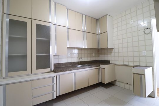 Cozinha de apartamento para alugar com 3 quartos, 117m² em Centro, Uberlândia