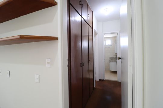 Corredor - Armário de apartamento para alugar com 3 quartos, 117m² em Centro, Uberlândia