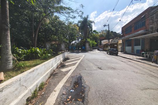 Vista da Rua de casa para alugar com 1 quarto, 60m² em Horto Florestal, São Paulo