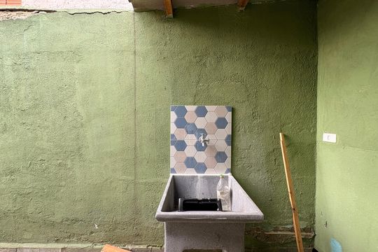 Lavanderia de casa à venda com 4 quartos, 182m² em Jardim das Maravilhas, Santo André