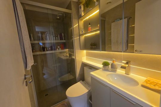 Banheiro de apartamento à venda com 3 quartos, 62m² em Usina Piratininga, São Paulo