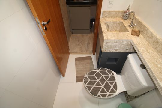 Banheiro de kitnet/studio à venda com 1 quarto, 26m² em Parada Inglesa, São Paulo