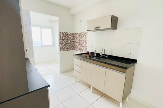 Cozinha de apartamento para alugar com 3 quartos, 90m² em Jardim Branca Flor, Embu das Artes