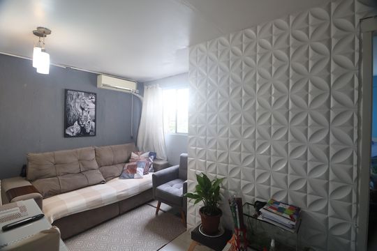 Sala de apartamento à venda com 2 quartos, 41m² em Olaria, Canoas
