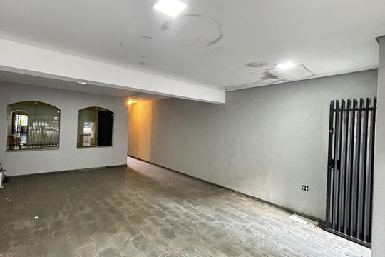 Garagem de casa à venda com 4 quartos, 360m² em Paraíso, Santo André